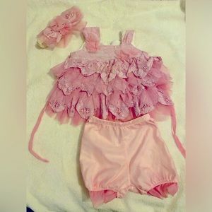REDUCED! Adorable 3-piece set